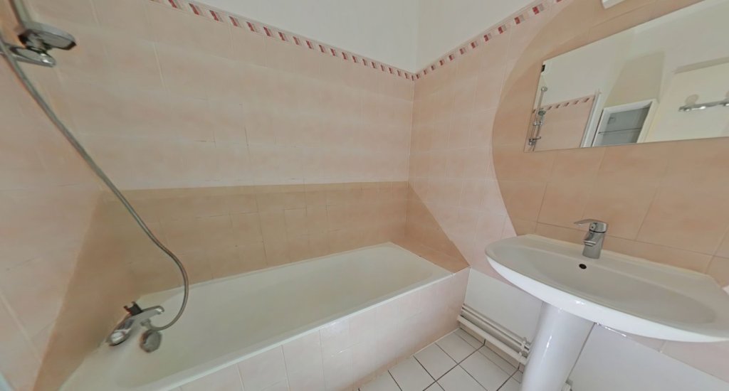 APPARTEMENT T2 A LOUER - LYON 3EME ARRONDISSEMENT Saxe-Vileroy - 51.05 m2 - 880 &euro; charges comprises par mois