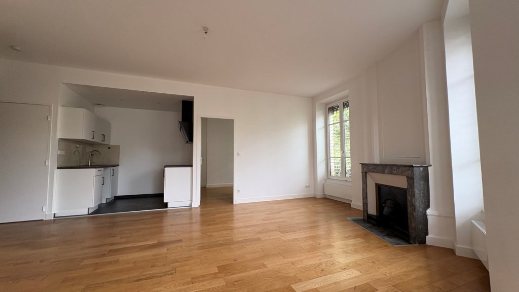 APPARTEMENT T2 A LOUER - LYON 3EME ARRONDISSEMENT Saint-Amour - 47.46 m2 - 995 &euro; charges comprises par mois