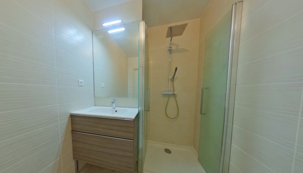 APPARTEMENT T2 A LOUER - LYON 3EME ARRONDISSEMENT - 46.33 m2 - 870 &euro; charges comprises par mois