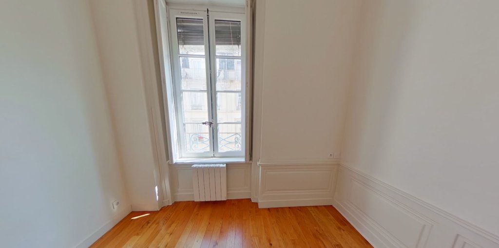 APPARTEMENT T2 A LOUER - LYON 3EME ARRONDISSEMENT Jussieu - 41.67 m2 - 840 &euro; charges comprises par mois