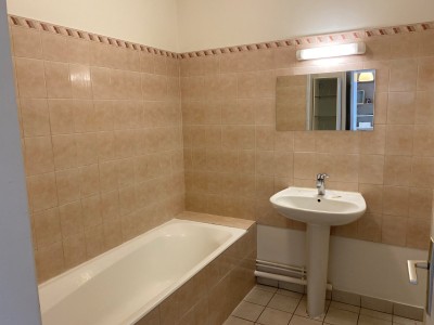 APPARTEMENT T2 A LOUER - LYON 3EME ARRONDISSEMENT - 51.05 m2 - 850 € charges comprises par mois