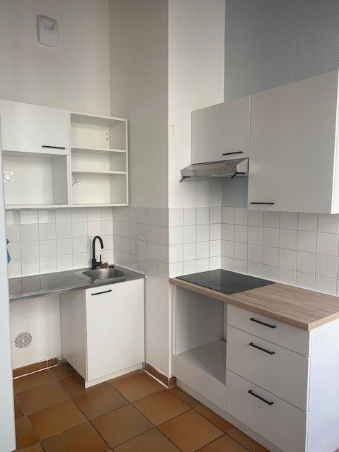 APPARTEMENT T2 A LOUER - LYON 4EME ARRONDISSEMENT Place Croix Rousse-Austerlitz - 40.04 m2 - 740 &euro; charges comprises par mois