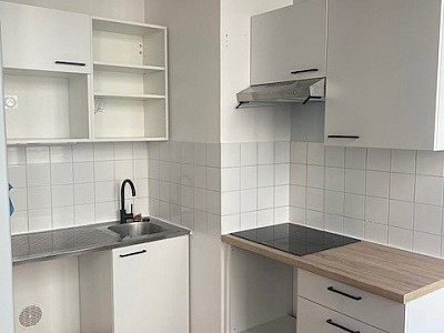 APPARTEMENT T2 A LOUER - LYON 4EME ARRONDISSEMENT Place Croix Rousse-Austerlitz - 40.04 m2 - 740 &euro; charges comprises par mois