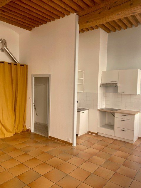 APPARTEMENT T2 A LOUER - LYON 4EME ARRONDISSEMENT Place Croix Rousse-Austerlitz - 40.04 m2 - 740 &euro; charges comprises par mois