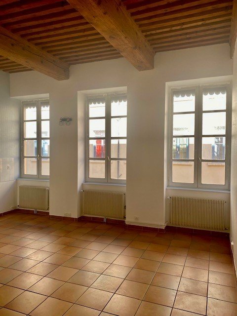 APPARTEMENT T2 A LOUER - LYON 4EME ARRONDISSEMENT Place Croix Rousse-Austerlitz - 40.04 m2 - 740 &euro; charges comprises par mois