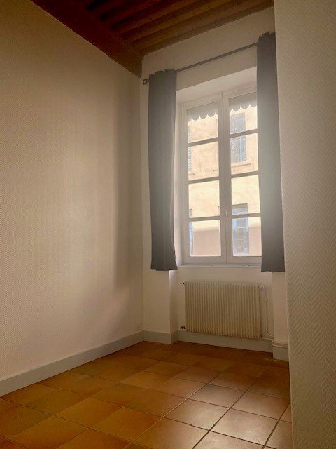 APPARTEMENT T2 A LOUER - LYON 4EME ARRONDISSEMENT Place Croix Rousse-Austerlitz - 40.04 m2 - 740 &euro; charges comprises par mois
