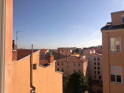 APPARTEMENT T2 A LOUER - LYON 4EME ARRONDISSEMENT - 29,7 m2 - 728 € charges comprises par mois