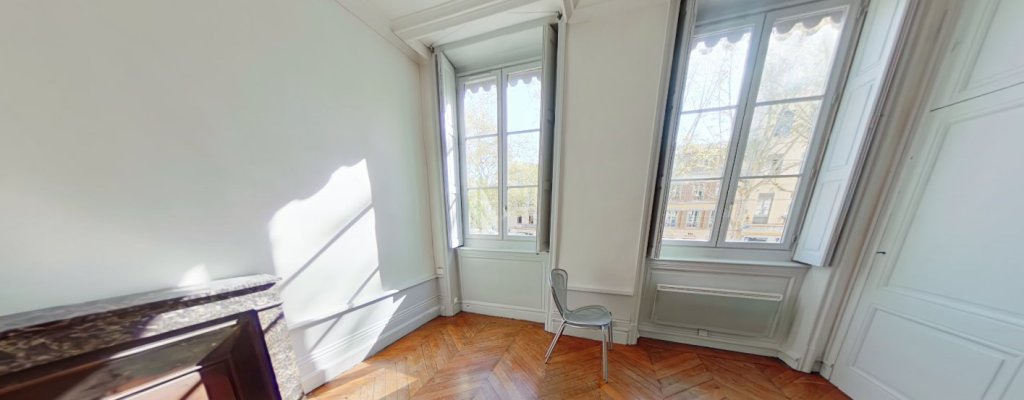 APPARTEMENT T2 A LOUER - LYON 4EME ARRONDISSEMENT Place Croix Rousse-Austerlitz - 49.2 m2 - 640�&euro; charges comprises par mois