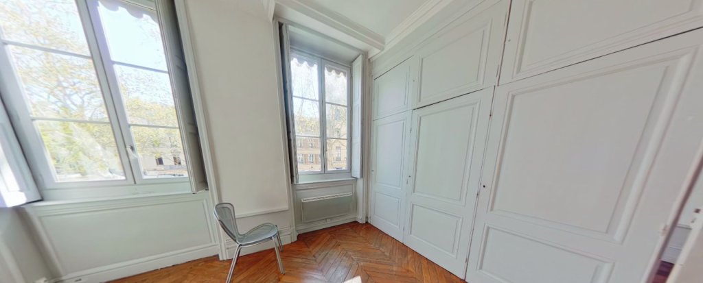 APPARTEMENT T2 A LOUER - LYON 4EME ARRONDISSEMENT Place Croix Rousse-Austerlitz - 49.2 m2 - 640�&euro; charges comprises par mois