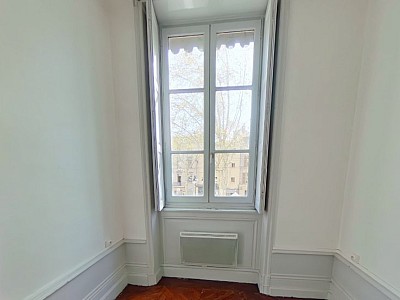 APPARTEMENT T2 A LOUER - LYON 4EME ARRONDISSEMENT Place Croix Rousse-Austerlitz - 49.2 m2 - 640�&euro; charges comprises par mois