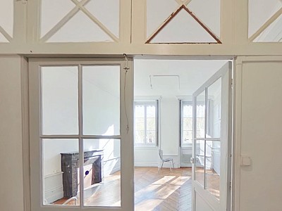 APPARTEMENT T2 A LOUER - LYON 4EME ARRONDISSEMENT Place Croix Rousse-Austerlitz - 49.2 m2 - 640�&euro; charges comprises par mois