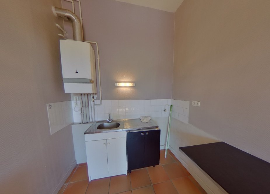 APPARTEMENT T2 A LOUER - LYON 4EME ARRONDISSEMENT Place Croix Rousse-Austerlitz - 44.5 m2 - 750 &euro; charges comprises par mois