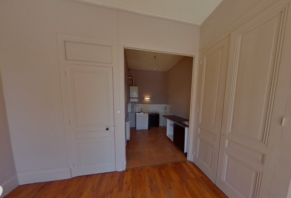 APPARTEMENT T2 A LOUER - LYON 4EME ARRONDISSEMENT Place Croix Rousse-Austerlitz - 44.5 m2 - 750 &euro; charges comprises par mois