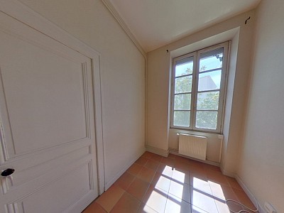 APPARTEMENT T2 A LOUER - LYON 4EME ARRONDISSEMENT Place Croix Rousse-Austerlitz - 44.5 m2 - 750 &euro; charges comprises par mois