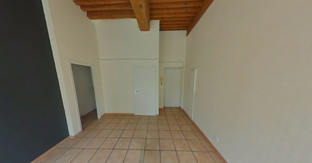 APPARTEMENT T2 A LOUER - LYON 4EME ARRONDISSEMENT Place Croix Rousse-Austerlitz - 41.49 m2 - 857,95 &euro; charges comprises par mois