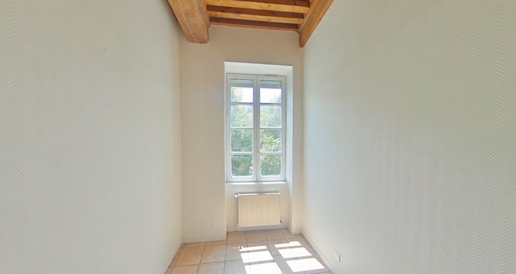 APPARTEMENT T2 A LOUER - LYON 4EME ARRONDISSEMENT Place Croix Rousse-Austerlitz - 41.49 m2 - 857,95 &euro; charges comprises par mois