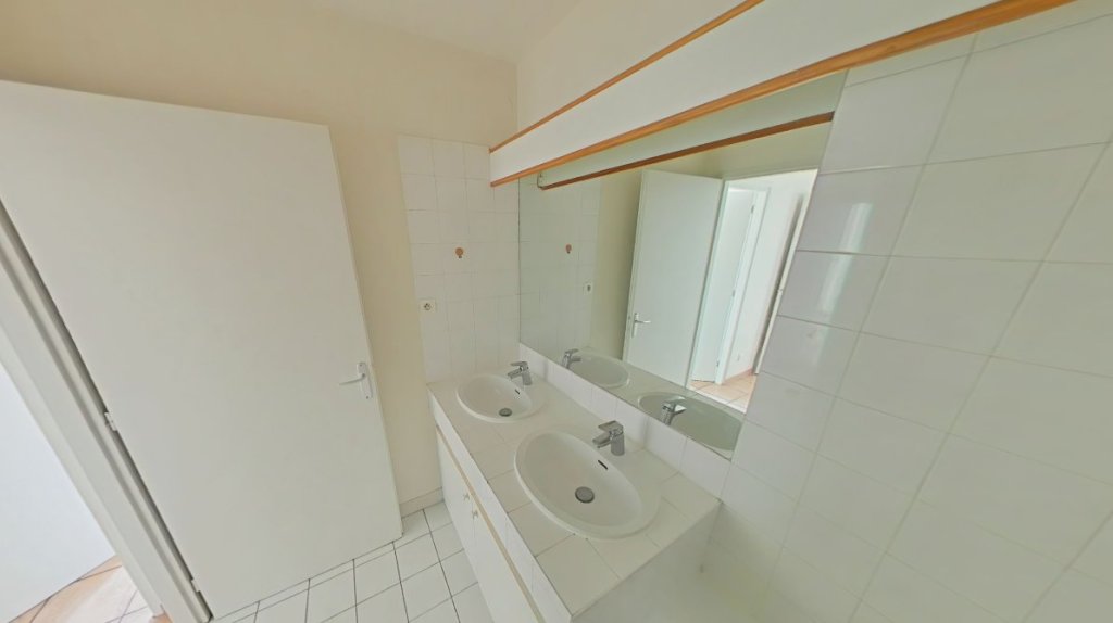 APPARTEMENT T2 A LOUER - LYON 4EME ARRONDISSEMENT Place Croix Rousse-Austerlitz - 41.49 m2 - 857,95 &euro; charges comprises par mois