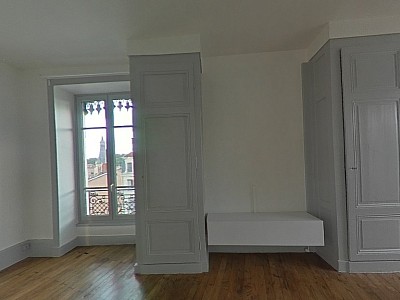 APPARTEMENT T2 A LOUER - LYON 5EME ARRONDISSEMENT Saint-Paul - 57.51 m2 - 923,85�&euro; charges comprises par mois