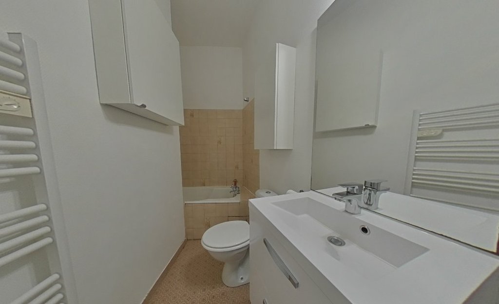 APPARTEMENT T2 A LOUER - LYON 5EME ARRONDISSEMENT Saint-Paul - 57.51 m2 - 923,85�&euro; charges comprises par mois