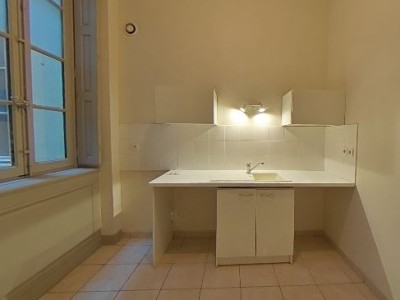 APPARTEMENT T2 A LOUER - LYON 5EME ARRONDISSEMENT - 66,86 m2 - 928 € charges comprises par mois