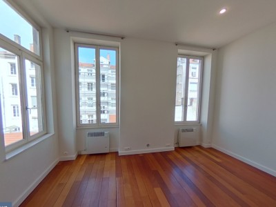 APPARTEMENT T2 A LOUER - LYON 6EME ARRONDISSEMENT PREFECTURE - 39,88 m2 - 822,96 € charges comprises par mois