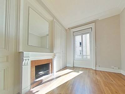 APPARTEMENT T2 A LOUER - LYON 6EME ARRONDISSEMENT Moliere - 50.73 m2 - 955€ charges comprises par mois