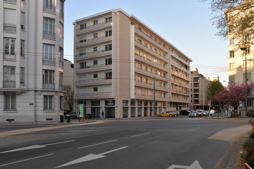 APPARTEMENT T2 A LOUER - LYON 6EME ARRONDISSEMENT Mongolfier-Le Lycee - 51.34 m2 - 906,84 &euro; charges comprises par mois