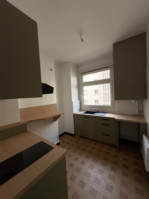 APPARTEMENT T2 A LOUER - LYON 6EME ARRONDISSEMENT Les Belges - 52.77 m2 - 892�&euro; charges comprises par mois