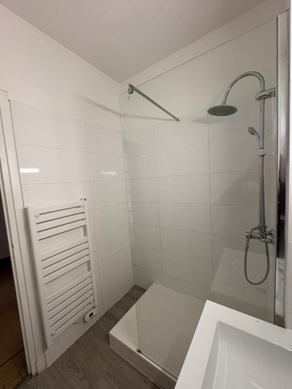 APPARTEMENT T2 A LOUER - LYON 6EME ARRONDISSEMENT Les Belges - 52.77 m2 - 892�&euro; charges comprises par mois