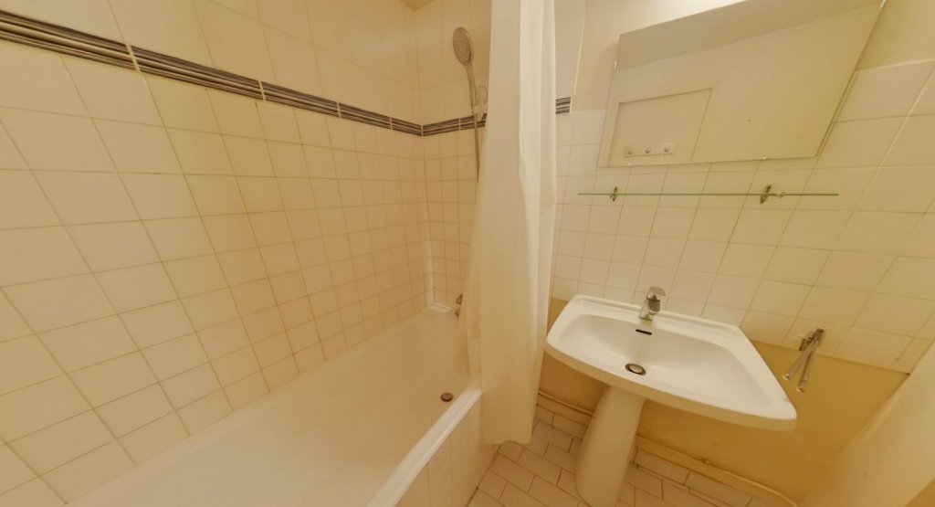 APPARTEMENT T2 A LOUER - LYON 6EME ARRONDISSEMENT Edgard Quinet - 34.39 m2 - 605�&euro; charges comprises par mois