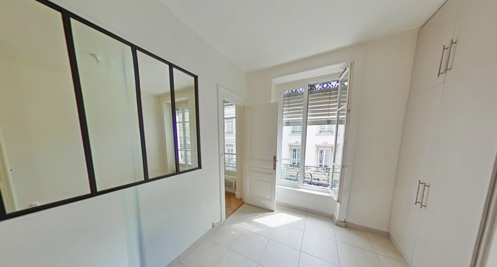 APPARTEMENT T2 A LOUER - LYON 6EME ARRONDISSEMENT J. Recamier - 58.14 m2 - 995 &euro; charges comprises par mois
