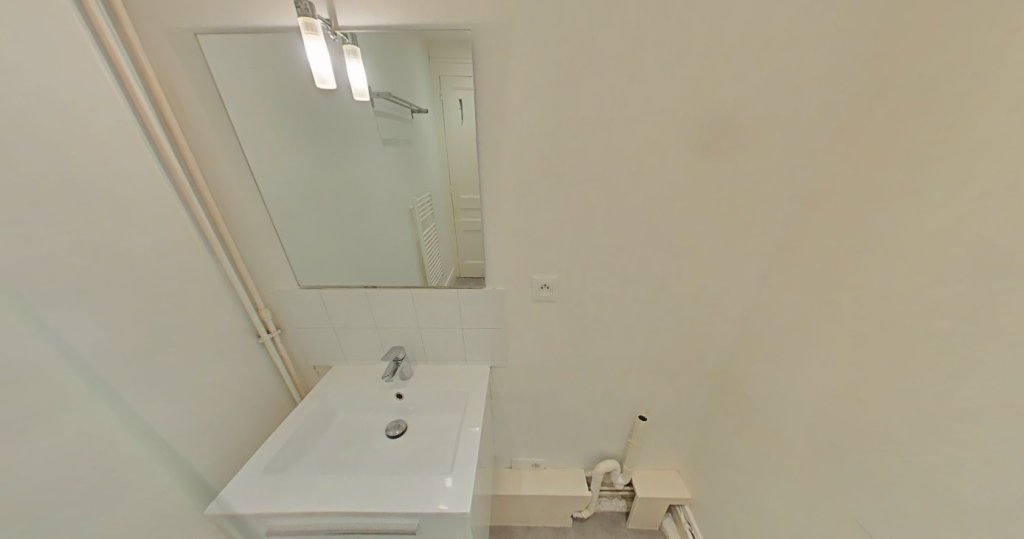 APPARTEMENT T2 A LOUER - LYON 6EME ARRONDISSEMENT J. Recamier - 58.14 m2 - 995 &euro; charges comprises par mois