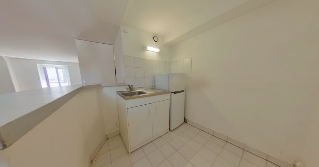 APPARTEMENT T2 A LOUER - LYON 6EME ARRONDISSEMENT Edgard Quinet - 51.61 m2 - 824 &euro; charges comprises par mois