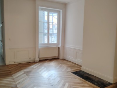 APPARTEMENT T2 A LOUER - LYON 6EME ARRONDISSEMENT - 59.78 m2 - 892 € charges comprises par mois