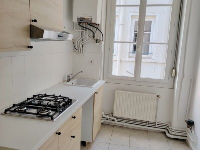 APPARTEMENT T2 A LOUER - LYON 6EME ARRONDISSEMENT - 59.78 m2 - 892 € charges comprises par mois