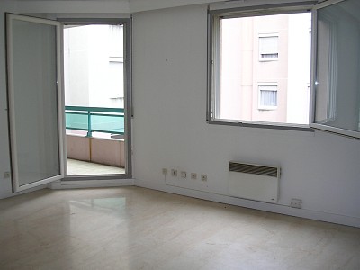 APPARTEMENT T2 A LOUER - LYON 6EME ARRONDISSEMENT - 56,45 m2 - 770 € charges comprises par mois