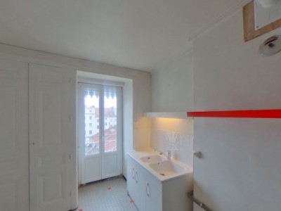 APPARTEMENT T2 - LYON 7EME ARRONDISSEMENT GUILLOTIERE - 63,25 m2 - LOUÉ