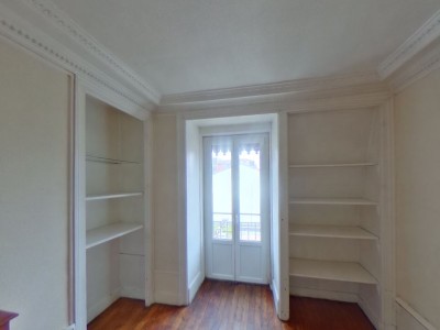 APPARTEMENT T2 - LYON 7EME ARRONDISSEMENT GUILLOTIERE - 63,25 m2 - LOUÉ