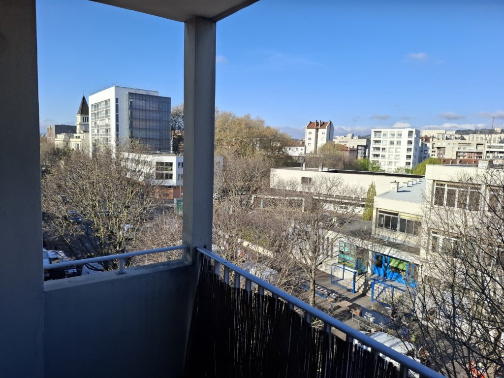 APPARTEMENT T2 A LOUER - LYON 7EME ARRONDISSEMENT Cite-Jardin - 45.47 m2 - 910 &euro; charges comprises par mois