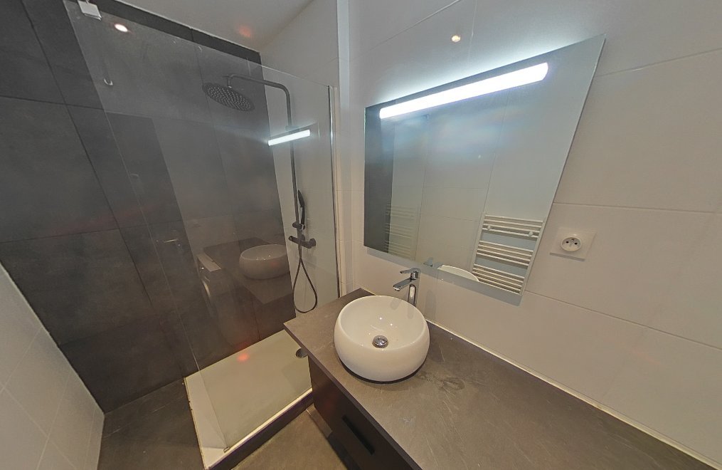 APPARTEMENT T2 A LOUER - LYON 7EME ARRONDISSEMENT Pasteur - 52.41 m2 - 902 &euro; charges comprises par mois