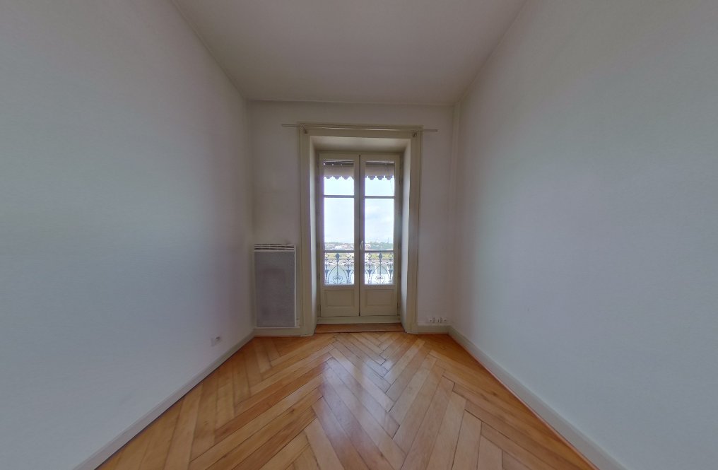 APPARTEMENT T2 A LOUER - LYON 7EME ARRONDISSEMENT Universites - 64.04 m2 - 871,29 &euro; charges comprises par mois