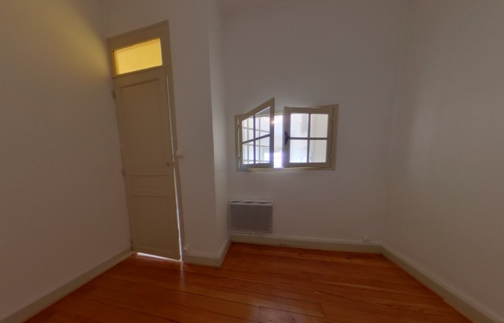 APPARTEMENT T2 A LOUER - LYON 7EME ARRONDISSEMENT Universites - 64.04 m2 - 871,29 &euro; charges comprises par mois