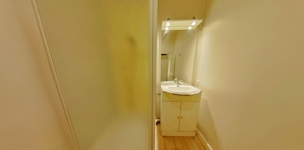 APPARTEMENT T2 A LOUER - LYON 7EME ARRONDISSEMENT Victor Bach - 53.19 m2 - 764 &euro; charges comprises par mois