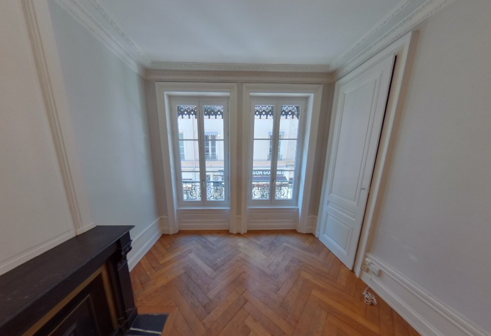 APPARTEMENT T2 A LOUER - LYON 7EME ARRONDISSEMENT Pasteur - 62.95 m2 - 898,71 &euro; charges comprises par mois
