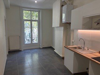 APPARTEMENT T2 A LOUER - LYON 7EME ARRONDISSEMENT Stalingrad - 62.17 m2 - 875 &euro; charges comprises par mois