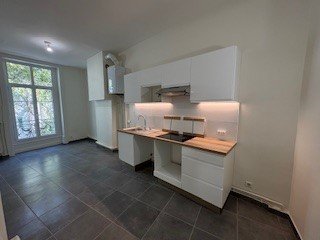 APPARTEMENT T2 A LOUER - LYON 7EME ARRONDISSEMENT Stalingrad - 62.17 m2 - 875 &euro; charges comprises par mois
