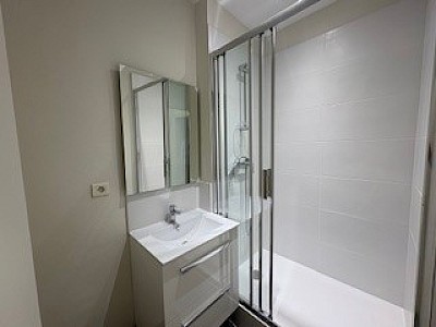 APPARTEMENT T2 A LOUER - LYON 7EME ARRONDISSEMENT Stalingrad - 62.17 m2 - 875 € charges comprises par mois