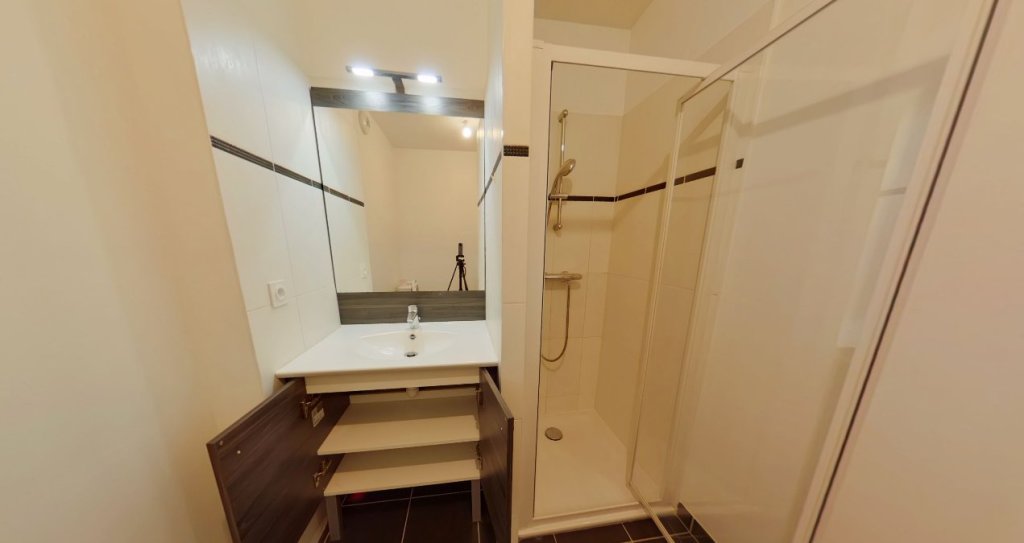 APPARTEMENT T2 A LOUER - LYON 8EME ARRONDISSEMENT Marius Berliet Sud - 35.71 m2 - 643 &euro; charges comprises par mois
