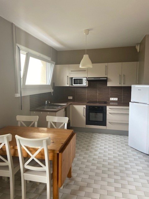 APPARTEMENT T2 A LOUER - LYON 8EME ARRONDISSEMENT Les Alouettes-Bachut - 54.17 m2 - 965 &euro; charges comprises par mois