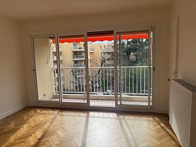 APPARTEMENT T2 A LOUER - OULLINS Golf-Montlouis - 56.7 m2 - 790€ charges comprises par mois